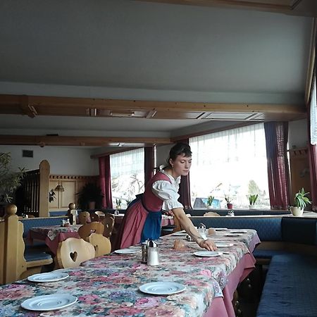 Hotel Pension Sonnenuhr Tauplitz Exteriör bild