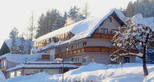 Hotel Pension Sonnenuhr Tauplitz Exteriör bild