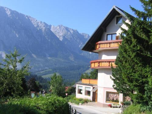 Hotel Pension Sonnenuhr Tauplitz Exteriör bild