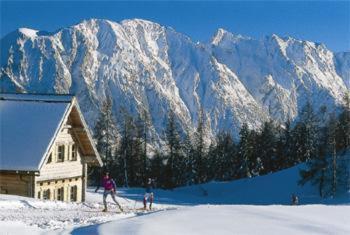 Hotel Pension Sonnenuhr Tauplitz Rum bild