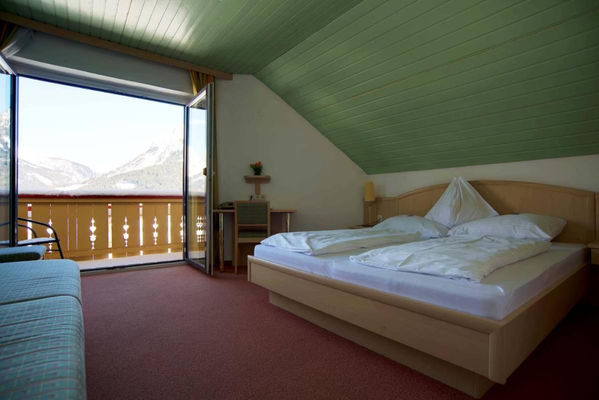 Hotel Pension Sonnenuhr Tauplitz Exteriör bild